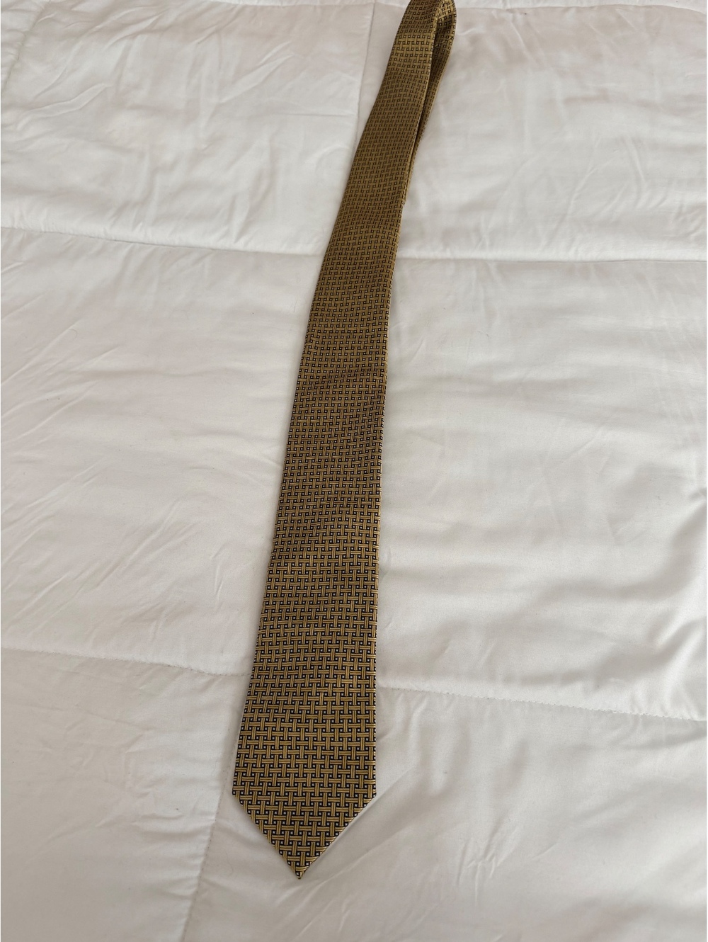 Croft & Barrow Men's Classic Patterned Tie in Gold and Black